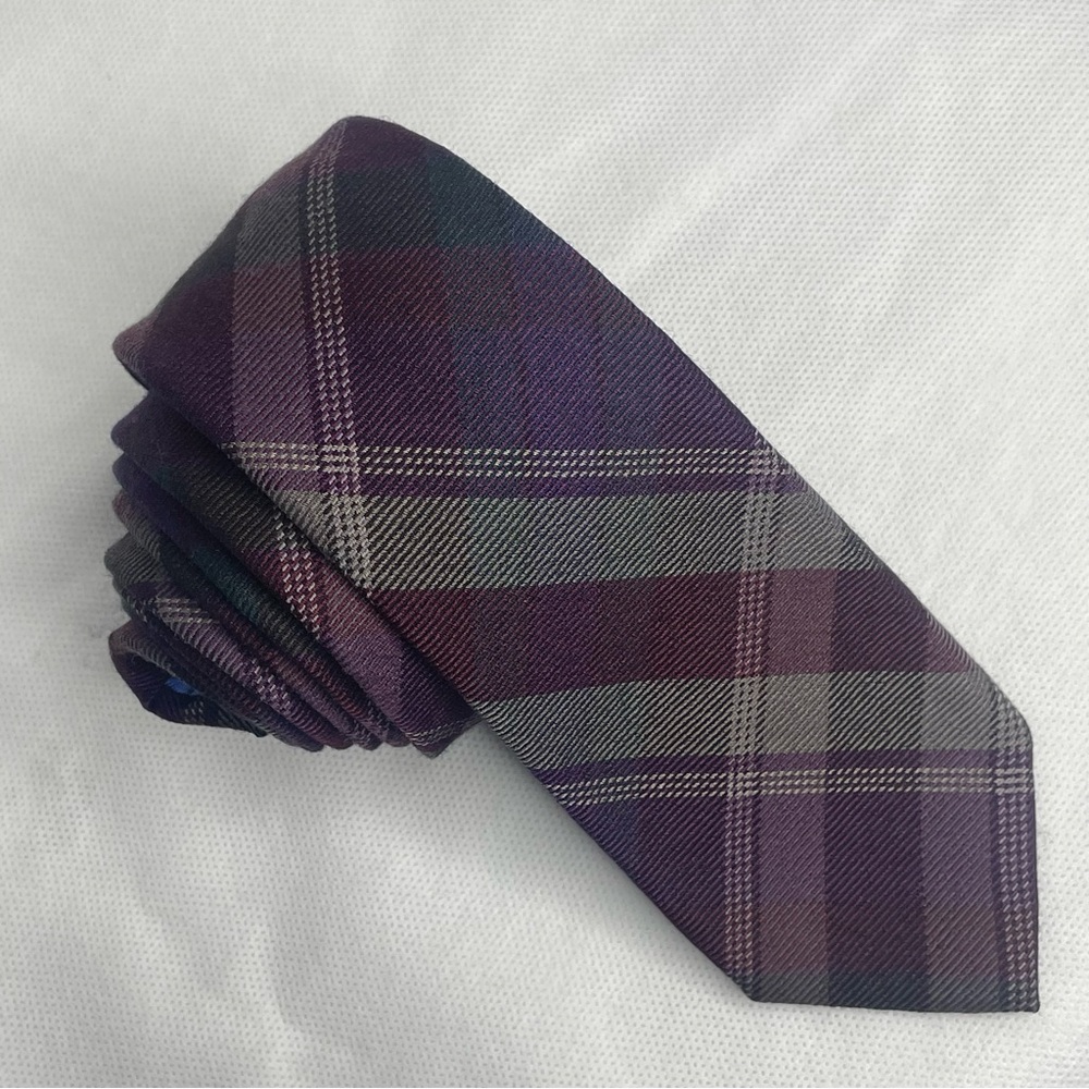 Banana Republic Slim Wool Silk Tie Designer Burgundy Purple Argyle Prep Necktie